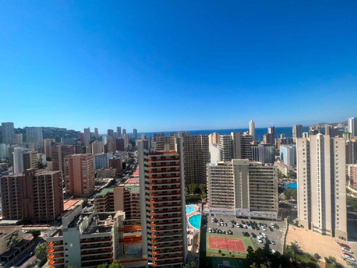 Gemelos 22-2-24 Benidorm Exterior foto